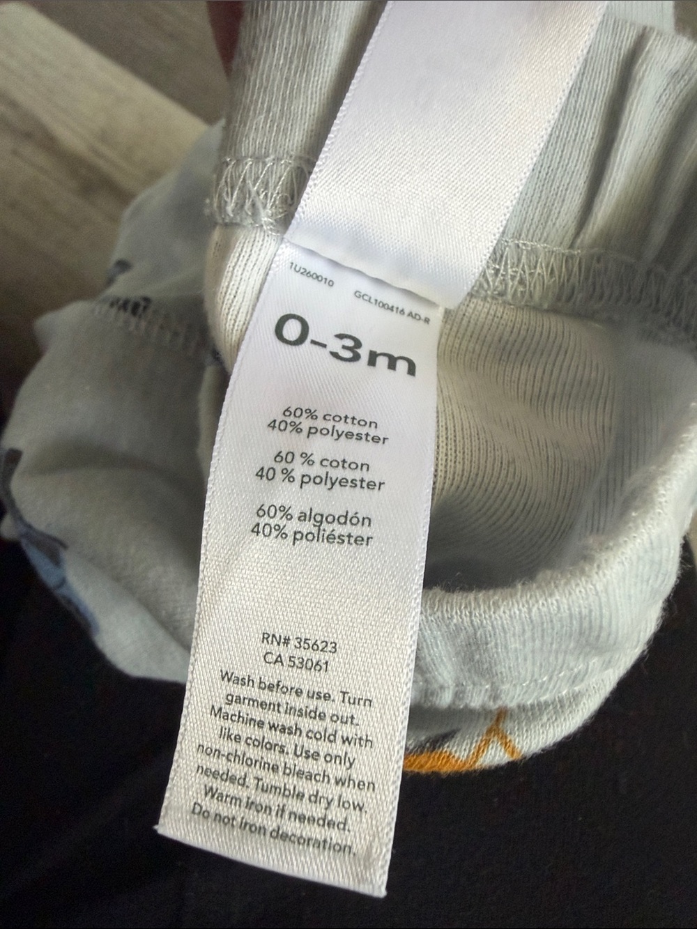 0-3m Carters COM - Picture 2 of 2